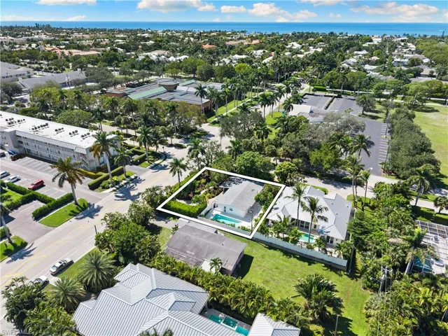 725  Central  AVE, Naples, FL 34102