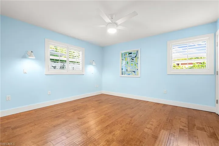 725  Central  AVE, Naples, FL 34102