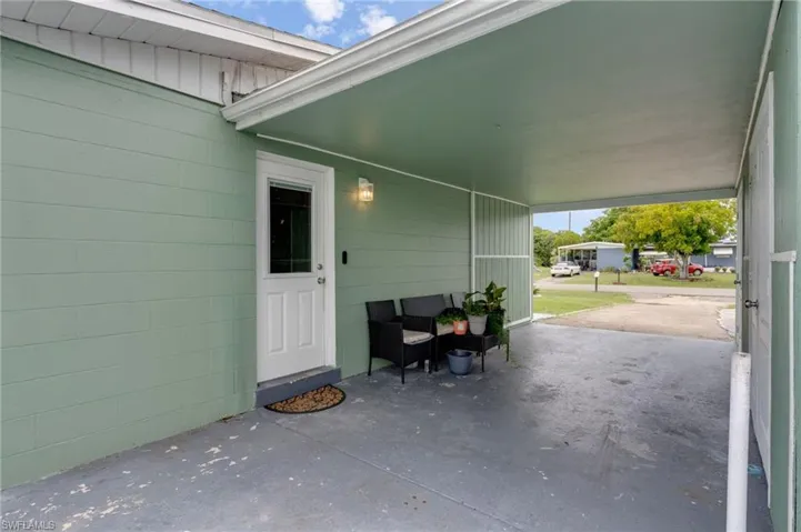 102 Oleander Rd, Lehigh Acres, Florida 33936