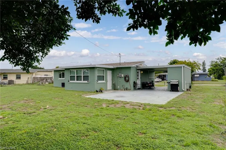 102 Oleander Rd, Lehigh Acres, Florida 33936