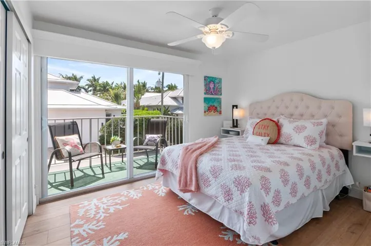 680  12th S AVE, Naples, FL 34102