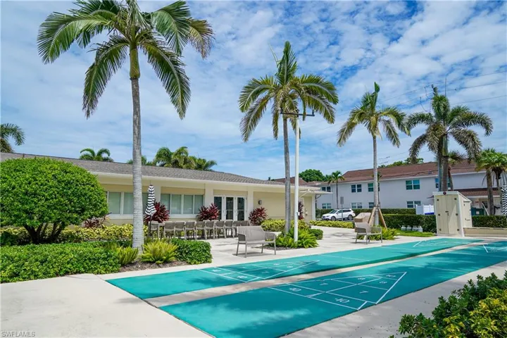 680  12th S AVE, Naples, FL 34102