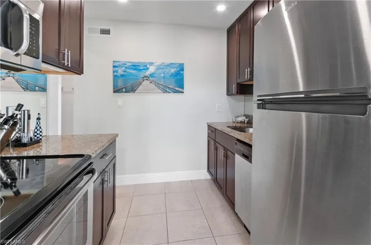 680  12th S AVE, Naples, FL 34102