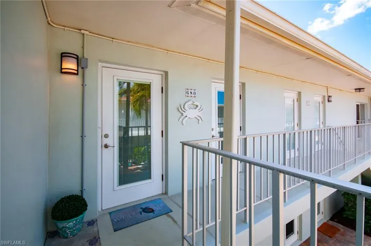 680  12th S AVE, Naples, FL 34102