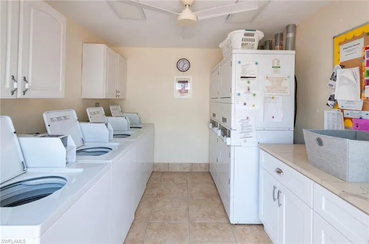 680  12th S AVE, Naples, FL 34102