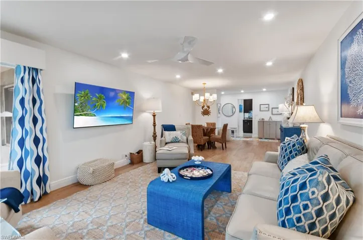 680  12th S AVE, Naples, FL 34102