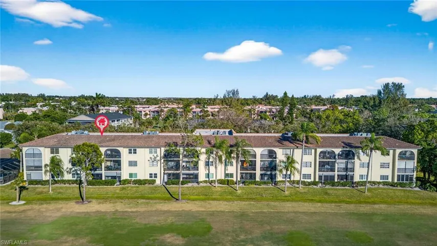 201 Quail Forest Blvd 109, Naples, Florida 34105