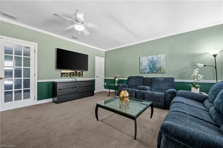Oversized 4th bedrm Multigenerational rm