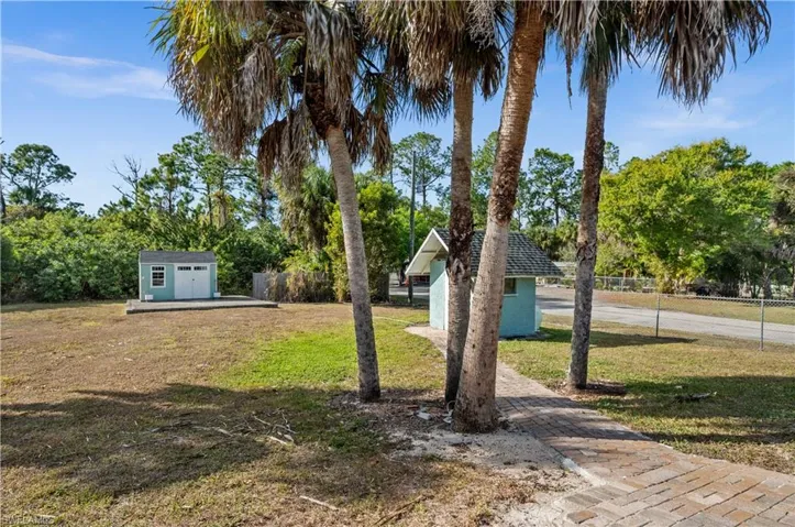 Fabulous backyard for extra space, including an extra building for extra storage