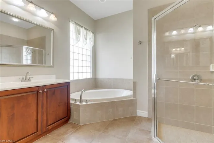 14070 Tivoli Ter, Bonita Springs, Florida 34135