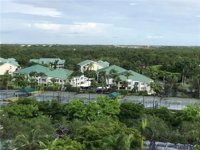 425 Cove Tower Dr 902, Naples, Florida 34110