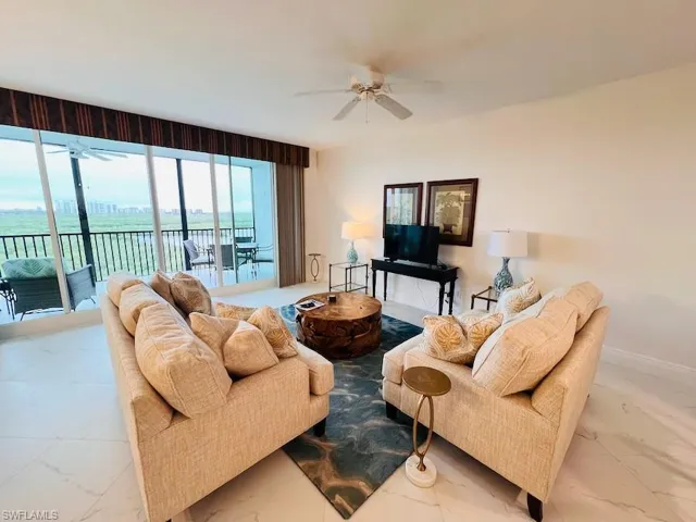 425 Cove Tower Dr 902, Naples, Florida 34110