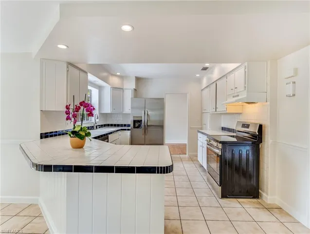1423  Sandra  DR, Fort Myers, FL 33901