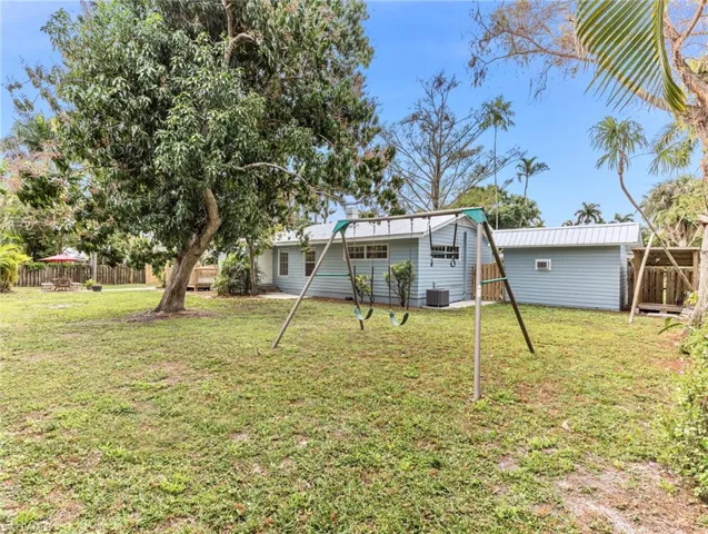1423  Sandra  DR, Fort Myers, FL 33901