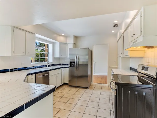 1423  Sandra  DR, Fort Myers, FL 33901