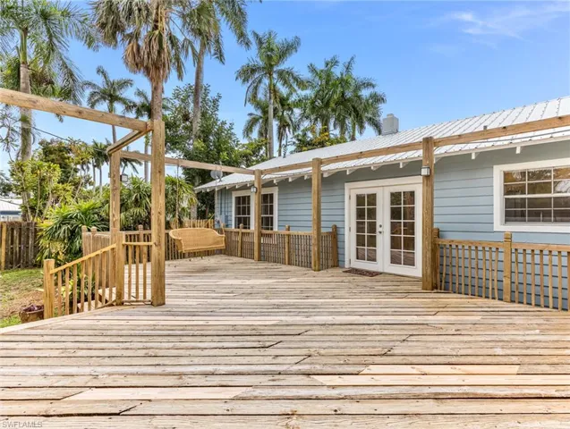 1423  Sandra  DR, Fort Myers, FL 33901