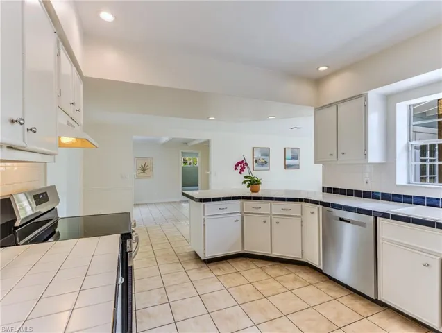 1423  Sandra  DR, Fort Myers, FL 33901