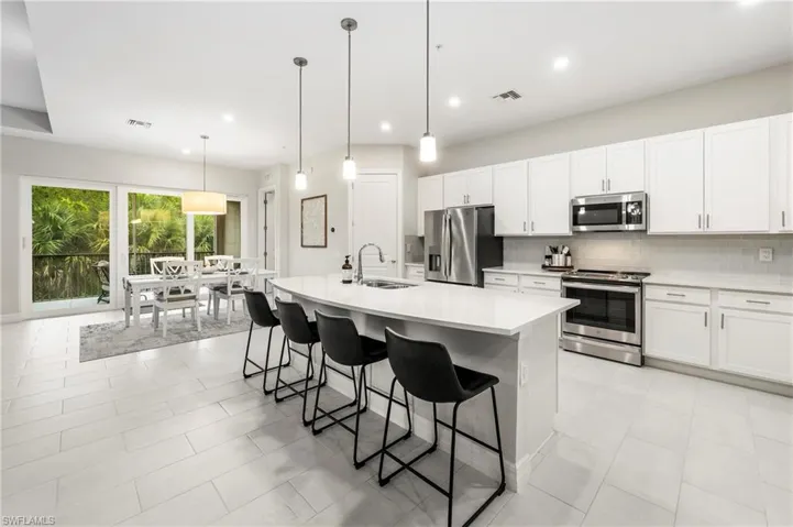 178  Indies E DR, Naples, FL 34114