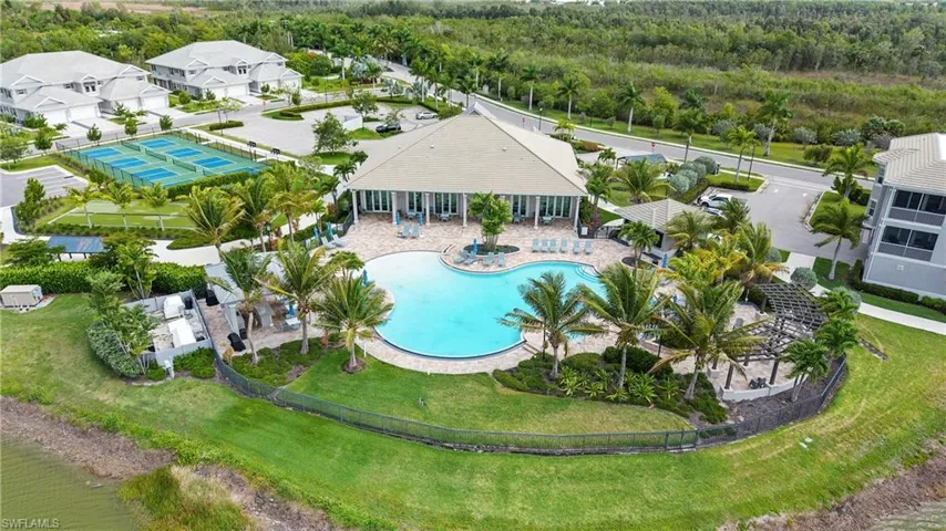 178  Indies E DR, Naples, FL 34114