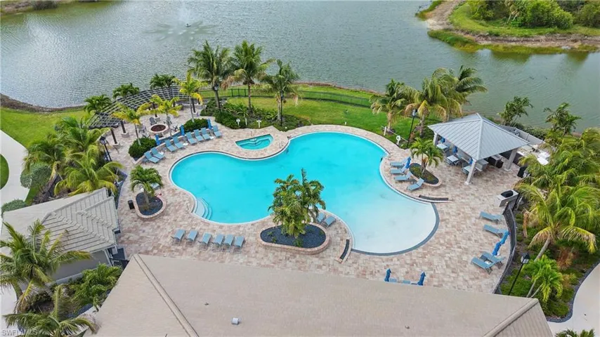 178  Indies E DR, Naples, FL 34114