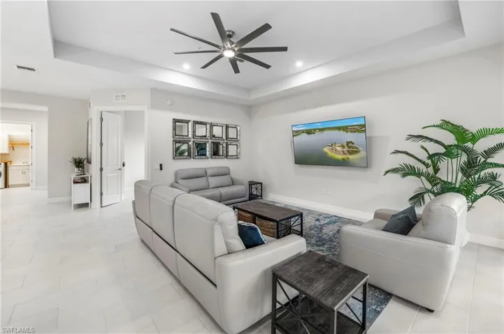 178  Indies E DR, Naples, FL 34114