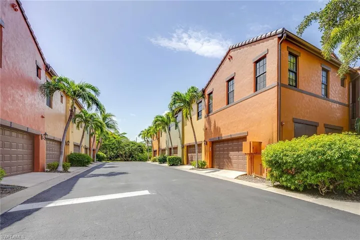 9134  Chula Vista  ST, Naples, FL 34113