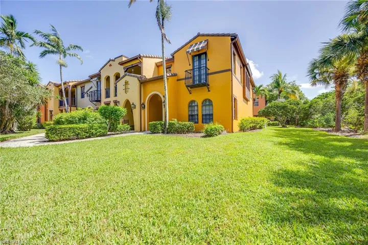 9134  Chula Vista  ST, Naples, FL 34113