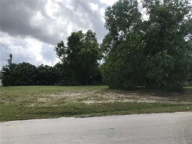 #916 & #922 Se 8th Ter, Cape Coral, Florida 33990