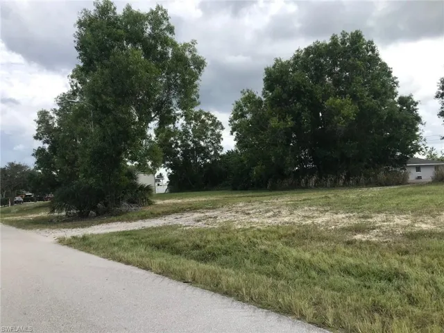 #916 & #922 Se 8th Ter, Cape Coral, Florida 33990