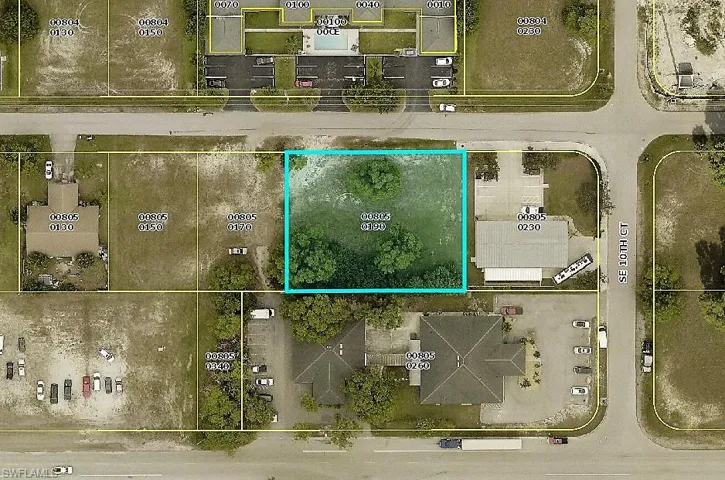 922 SE 8th Ter--four lot site
