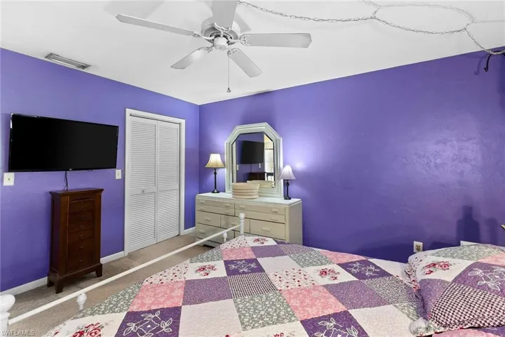1047  Pine Isle  LN, Naples, FL 34112