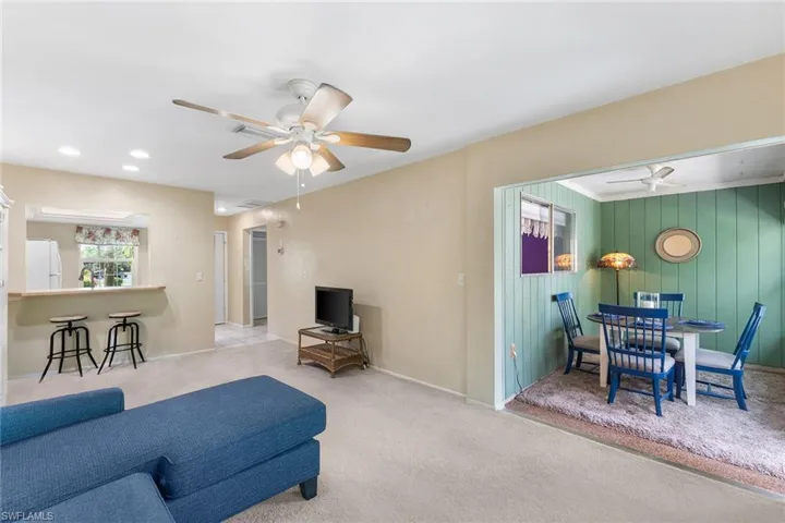 1047  Pine Isle  LN, Naples, FL 34112