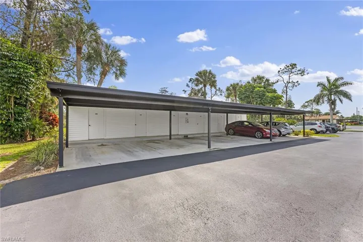 1047  Pine Isle  LN, Naples, FL 34112