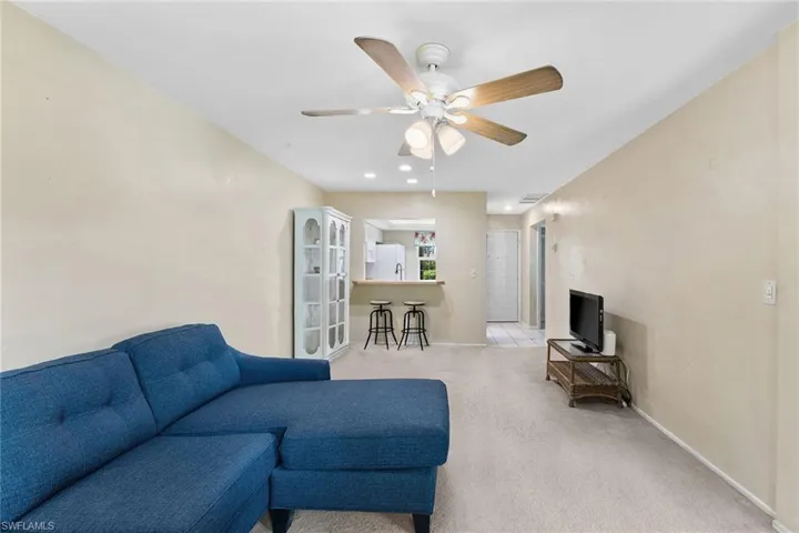 1047  Pine Isle  LN, Naples, FL 34112