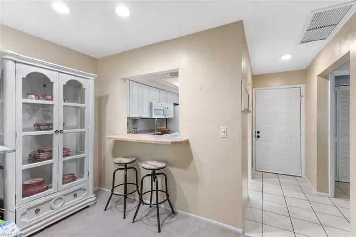 1047  Pine Isle  LN, Naples, FL 34112