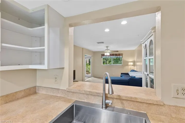 1047  Pine Isle  LN, Naples, FL 34112