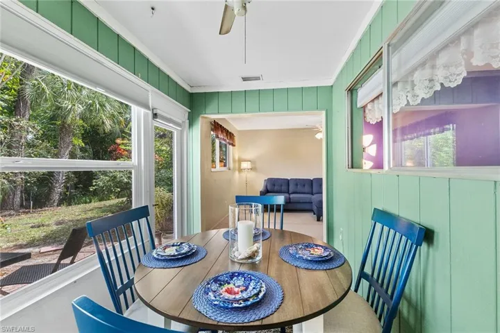 1047  Pine Isle  LN, Naples, FL 34112