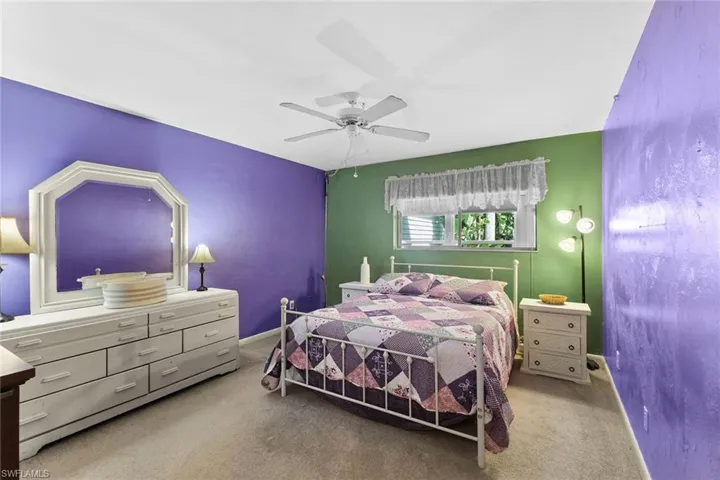 1047  Pine Isle  LN, Naples, FL 34112