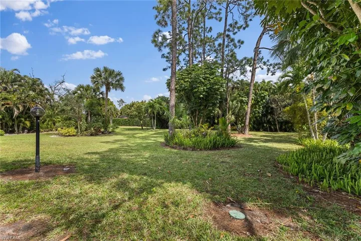 1047  Pine Isle  LN, Naples, FL 34112