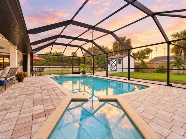 98 Chardon Pl, Naples, Florida 34110