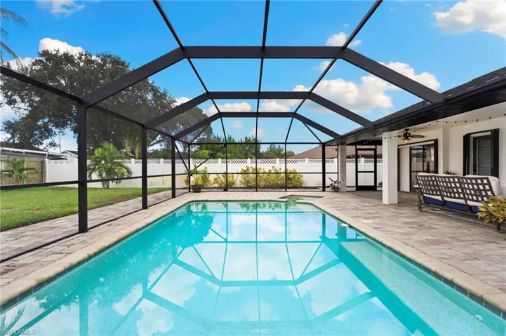 98 Chardon Pl, Naples, Florida 34110
