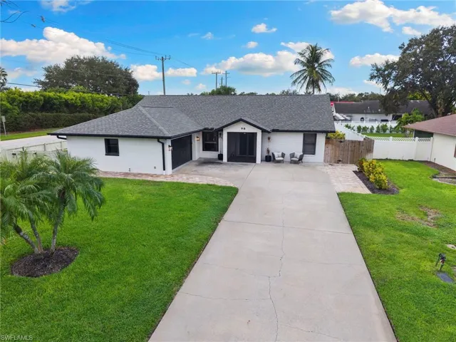 98 Chardon Pl, Naples, Florida 34110