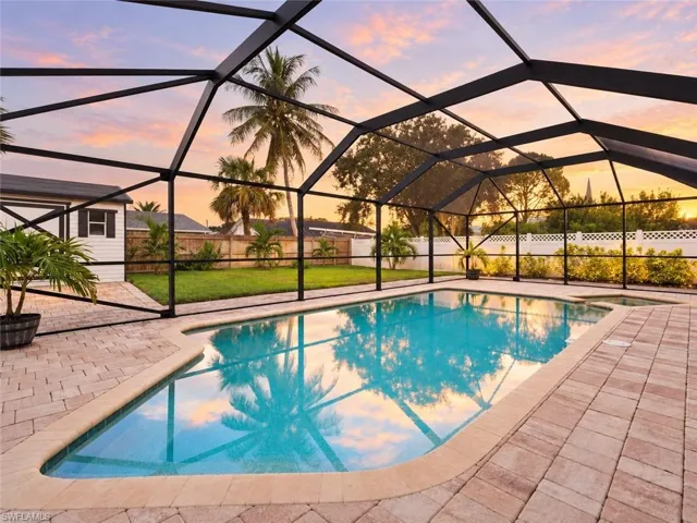 98 Chardon Pl, Naples, Florida 34110