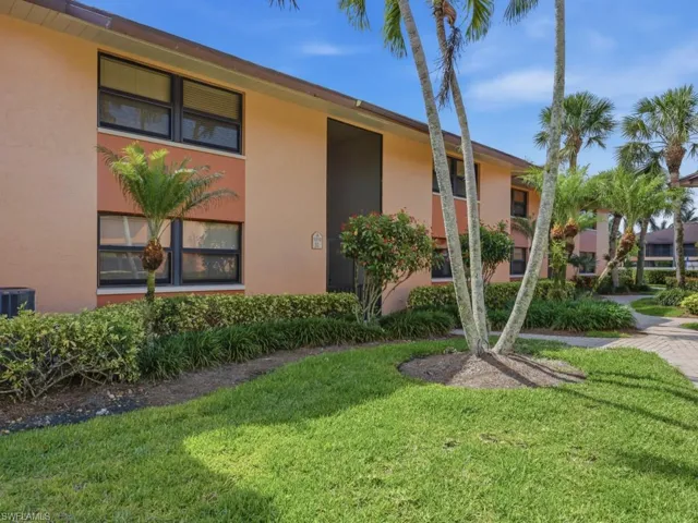 1512  Mainsail  DR, Naples, FL 34114
