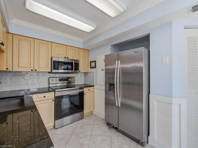 1512  Mainsail  DR, Naples, FL 34114