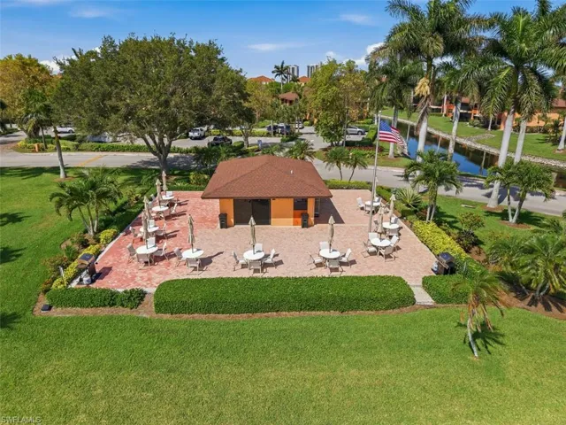 1512  Mainsail  DR, Naples, FL 34114