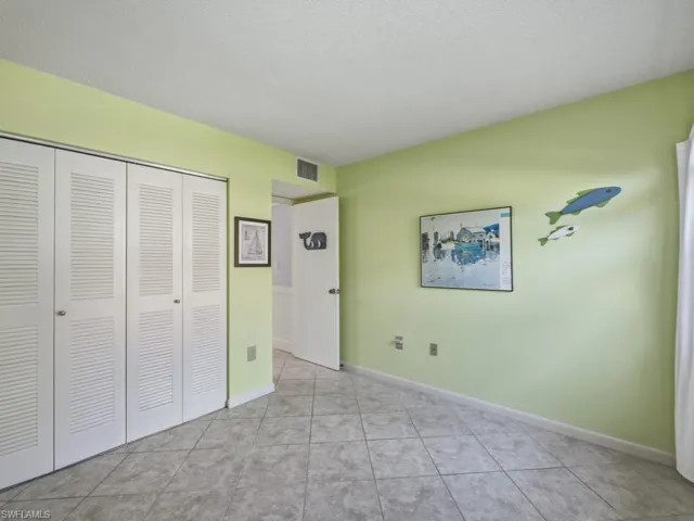 1512  Mainsail  DR, Naples, FL 34114