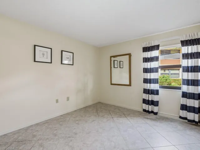 1512  Mainsail  DR, Naples, FL 34114