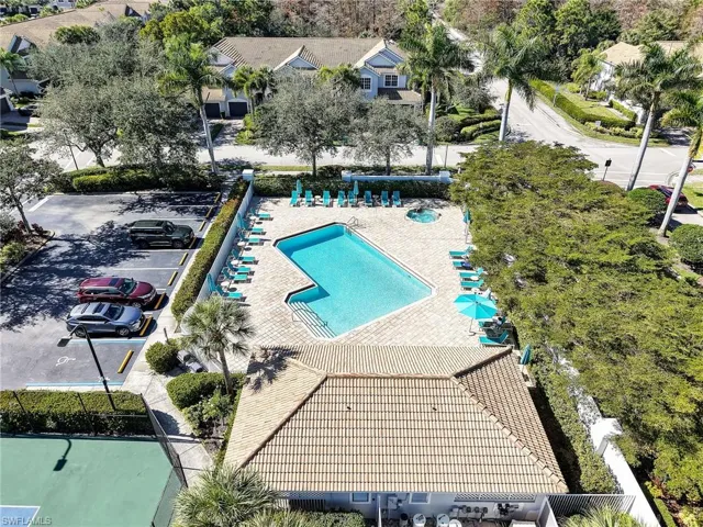 15918  Marcello  CIR, Naples, FL 34110