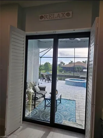 Sliding Doors to Lanai